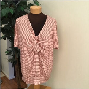 American Rag short sleeve top Woman’s 1X v neck with tie front at v